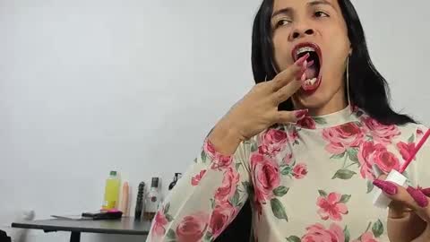 Aisha online show from 09/25/25, 02:59