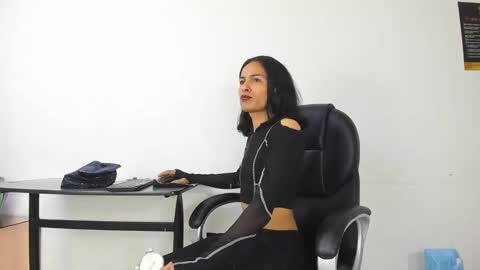 Aisha online show from 11/16/25, 04:40