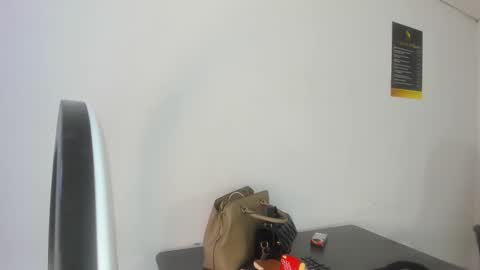 Snapshot of aisha_hotts777 chatting on 01/12/26, 03:45 Aisha online show from 01/12/26, 03:45