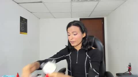 Snapshot of aisha_hotts777 chatting on 02/10/26, 04:05 Aisha online show from 02/10/26, 04:05