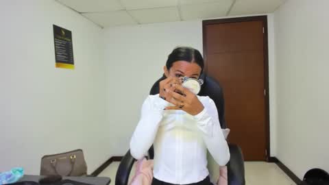 Snapshot of aisha_hotts777 chatting on 03/17/26, 03:22 Aisha online show from 03/17/26, 03:22