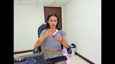 Snapshot of aisha_hotts777 chatting on 04/01/26, 03:29 Aisha online show from 04/01/26, 03:29