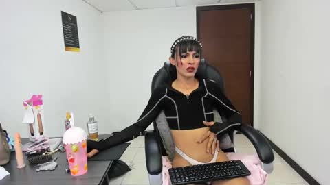 Snapshot of aisha_hotts777 chatting on 04/06/26, 04:46 Aisha online show from 04/06/26, 04:46