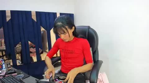 Snapshot of aisha_hotts777 chatting on 04/12/26, 04:17 Aisha online show from 04/12/26, 04:17