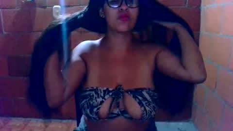 aisha koswell3 online show from 11/19/25, 05:29