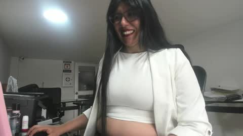 Snapshot of aisha_latina chatting on 04/13/26, 03:50 Katie online show from 04/13/26, 03:50