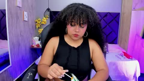 Aisha  online show from 11/12/25, 09:03