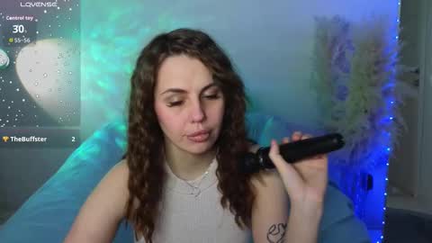 Aisha online show from 10/22/25, 03:23