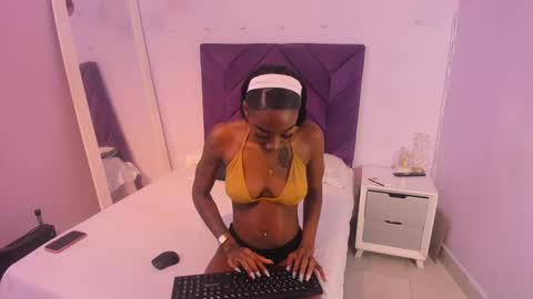 aishalehmann online show from 10/07/25, 11:40