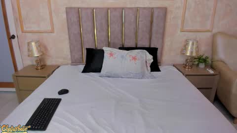 aishalehmann online show from 10/10/25, 11:31