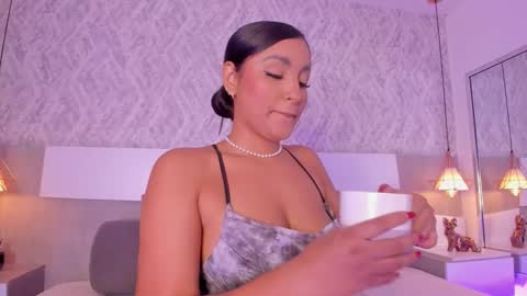 Aisha online show from 12/05/25, 04:14