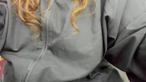 Snapshot of aisharouhi chatting on 11/10/25, 01:10 Aisha online show from 11/10/25, 01:10