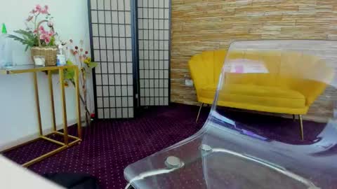 Snapshot of aisharouhi chatting on 11/12/25, 11:54 Aisha online show from 11/12/25, 11:54