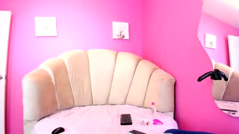 Snapshot of aishasounders chatting on 12/12/24, 12:05 aishasounders online show from 12/12/24, 12:05