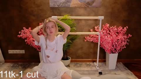 aishiro online show from 02/21/25, 03:43