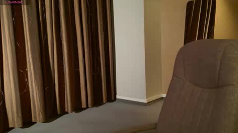 aishiro online show from 02/01/26, 03:54