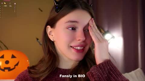 Snapshot of aislyfarran chatting on 10/30/25, 12:56 Aliza online show from 10/30/25, 12:56