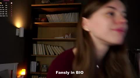 Snapshot of aislyfarran chatting on 11/01/25, 01:07 Aliza online show from 11/01/25, 01:07