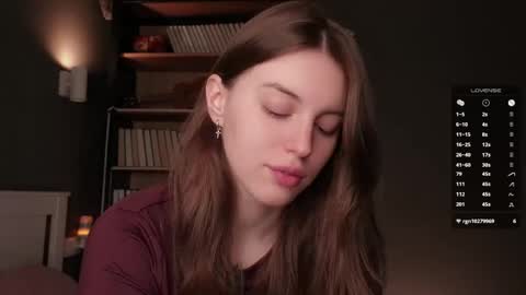 Snapshot of aislyfarran chatting on 05/27/26, 01:13 Aliza online show from 05/27/26, 01:13