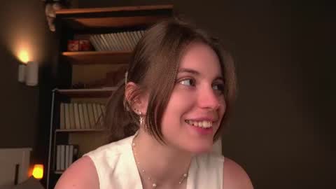 Snapshot of aislyfarran chatting on 06/24/26, 01:15 Aliza online show from 06/24/26, 01:15