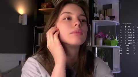 Snapshot of aislyfarran chatting on 07/08/26, 01:10 Aliza online show from 07/08/26, 01:10