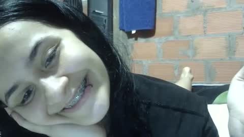 Snapshot of aitana23_ chatting on 09/15/25, 12:21 aiti online show from 09/15/25, 12:21