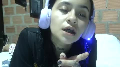 Snapshot of aitana23_ chatting on 09/17/25, 01:18 aiti online show from 09/17/25, 01:18