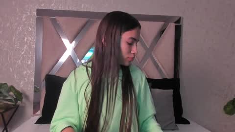 little aitana  online show from 02/08/25, 12:28