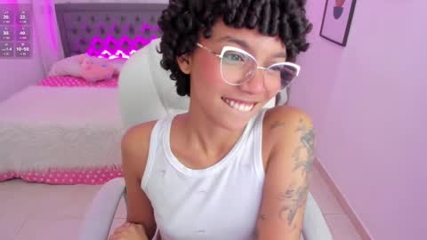 Snapshot of aitana_kahlo chatting on 09/10/25, 11:32 Aitana online show from 09/10/25, 11:32