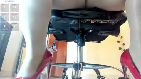 Snapshot of aitana_purple chatting on 03/08/26, 06:12 Aitana online show from 03/08/26, 06:12