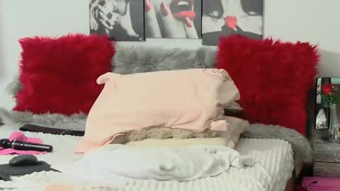 Snapshot of aitanna_love chatting on 03/02/26, 06:25 Aitanna Love online show from 03/02/26, 06:25