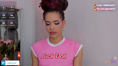 Queen Dumont   online show from 12/06/24, 12:12