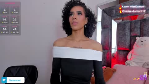 Queen Dumont   online show from 01/02/25, 10:55