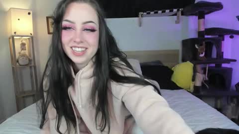 Aivie Pink online show from 11/16/25, 07:14