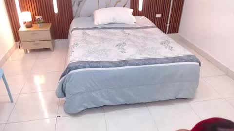 AIXA  online show from 09/18/25, 12:07