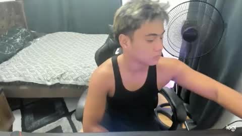 Snapshot of aizawa194624 chatting on 04/12/26, 11:04 aizawa194624 online show from 04/12/26, 11:04