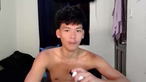 aj_daksxx online show from 04/30/26, 03:51