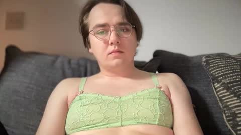 Snapshot of ajuliebellelemons chatting on 03/03/26, 12:17 JullieBelleLemons online show from 03/03/26, 12:17