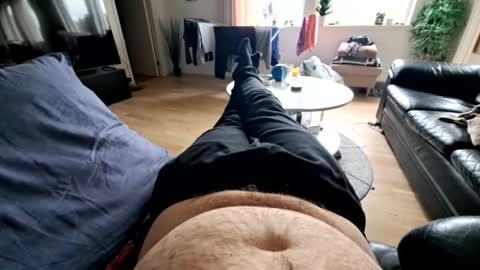 Snapshot of ak_2 chatting on 04/15/26, 02:35 ak_2 online show from 04/15/26, 02:35