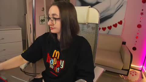 Snapshot of akaheby chatting on 02/23/25, 12:05 akaheby online show from 02/23/25, 12:05