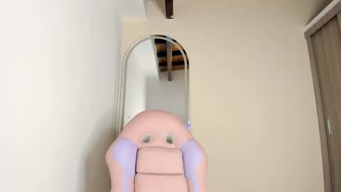 Snapshot of akanecox chatting on 12/19/25, 01:01 akane online show from 12/19/25, 01:01