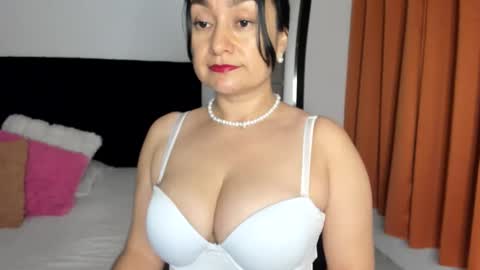 Snapshot of akanekihm chatting on 03/20/26, 12:48 MIRANDA online show from 03/20/26, 12:48