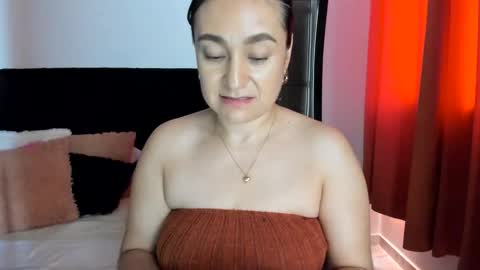 Snapshot of akanekihm chatting on 04/01/26, 09:01 MIRANDA online show from 04/01/26, 09:01