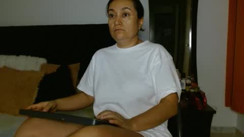 Snapshot of akanekihm chatting on 06/11/26, 09:07 MIRANDA online show from 06/11/26, 09:07