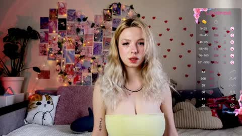 Snapshot of akari_moon3 chatting on 04/04/26, 06:33 Akari online show from 04/04/26, 06:33