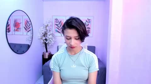 Snapshot of akaza_hakuji_ chatting on 01/24/25, 12:31 Azaka online show from 01/24/25, 12:31