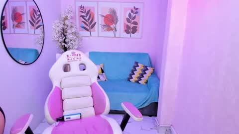 Snapshot of akaza_hakuji_ chatting on 02/03/25, 06:39 Azaka online show from 02/03/25, 06:39