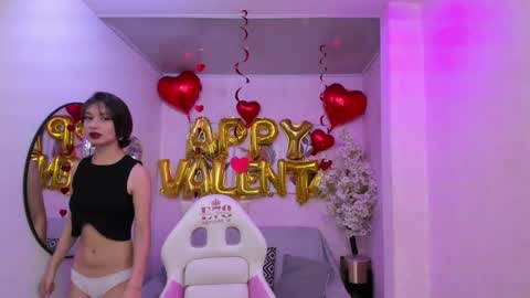 Snapshot of akaza_hakuji_ chatting on 02/15/25, 12:11 Azaka online show from 02/15/25, 12:11