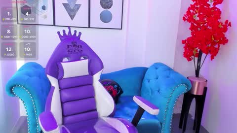 Snapshot of akaza_hakuji_ chatting on 10/22/25, 12:27 Azaka online show from 10/22/25, 12:27