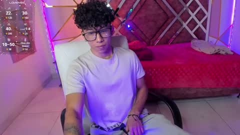 Snapshot of akazaboy chatting on 02/01/25, 04:14 akazaboy online show from 02/01/25, 04:14